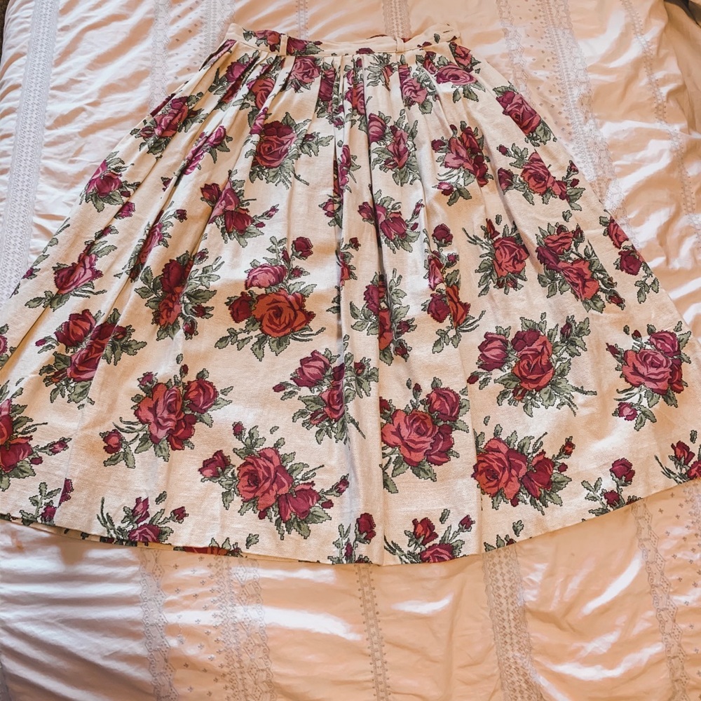 Floral vintage high waisted skirt